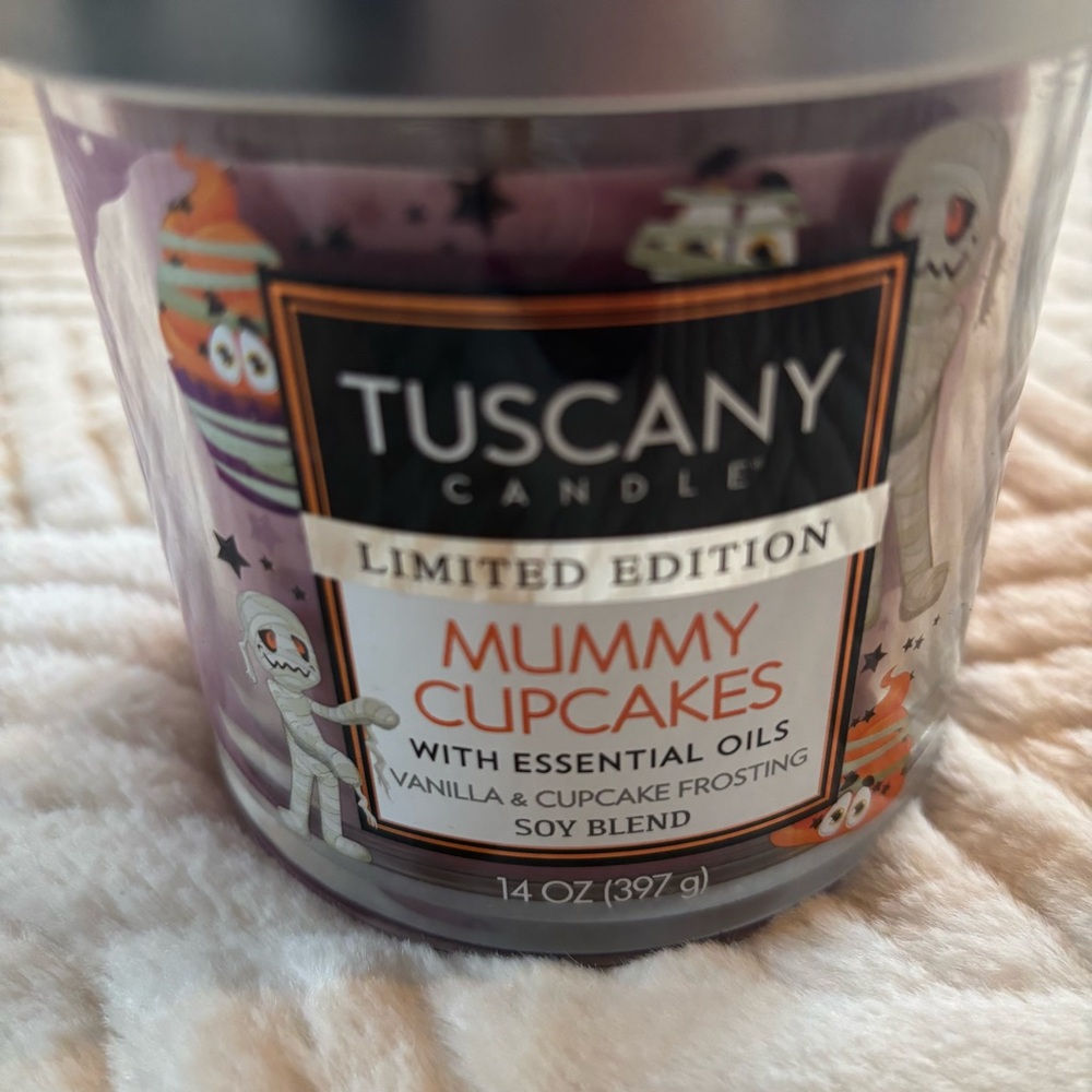 Tuscany Candle Mummy Cupcakes Limited Edition Vanilla Frosting Soy Blend NEW